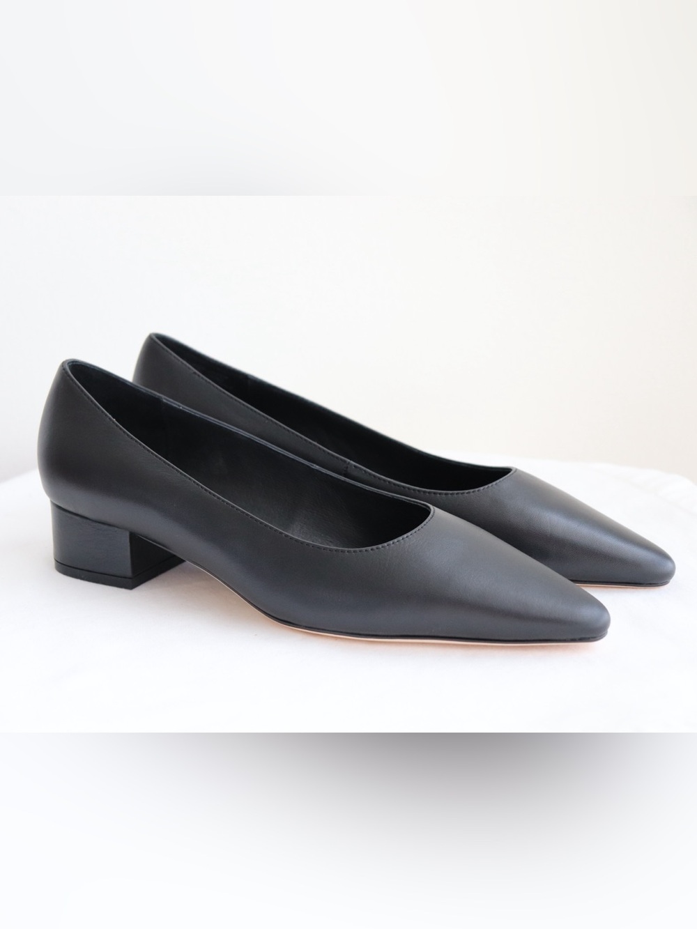 Intentionally Blank Black Leather Mini Block Heel 1.5” Women’s Size 8